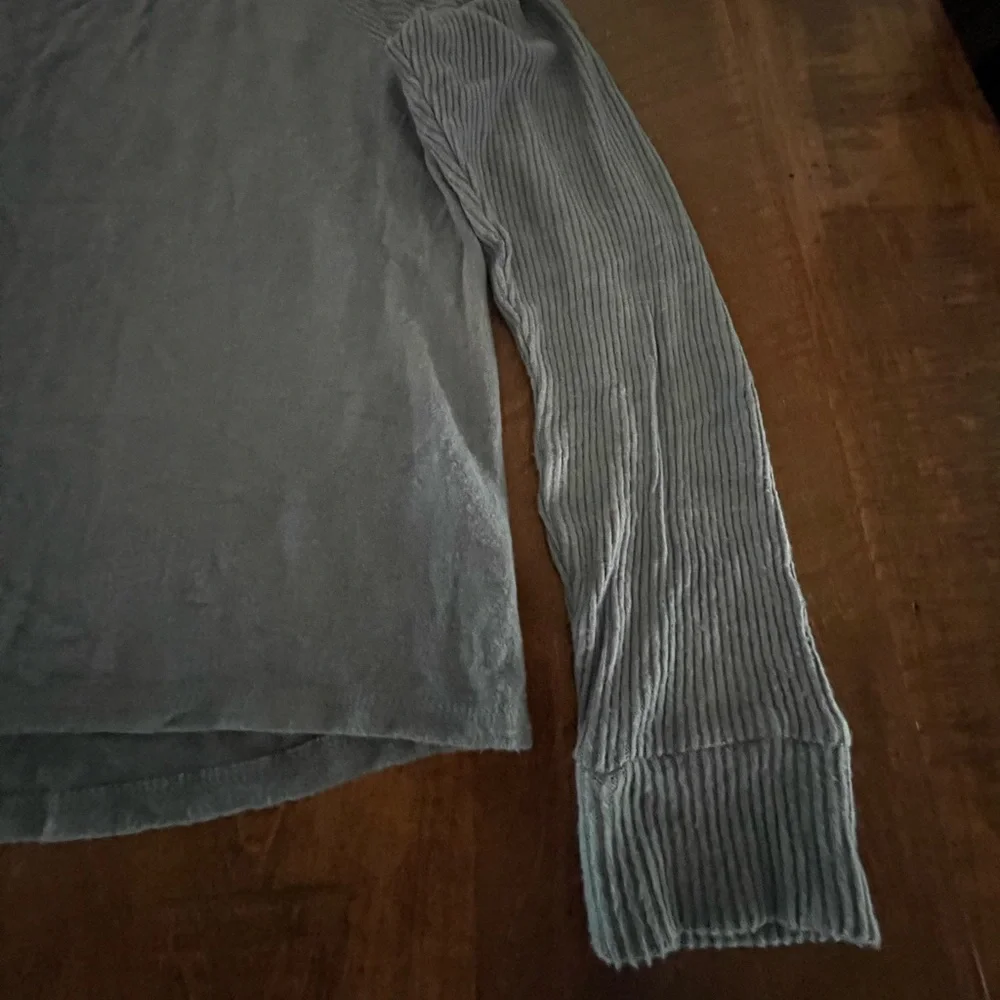 Sweater - Picture 3 of 5